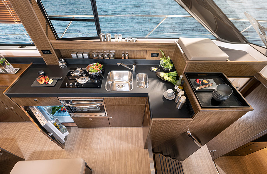 BAVARIA VIRTESS Interior