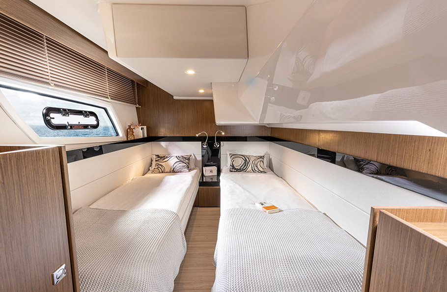 BAVARIA VIRTESS Interior