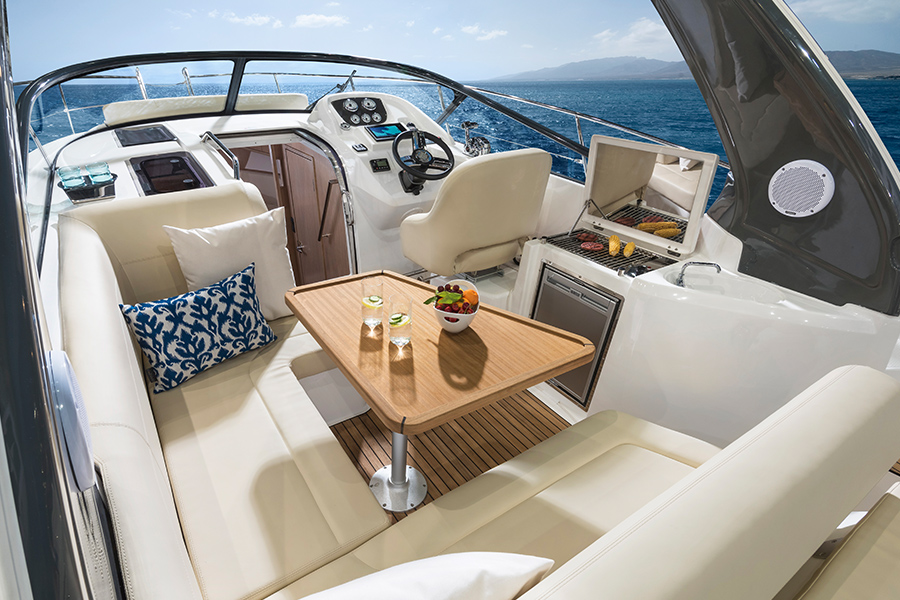 BAVARIA Motorboot S29