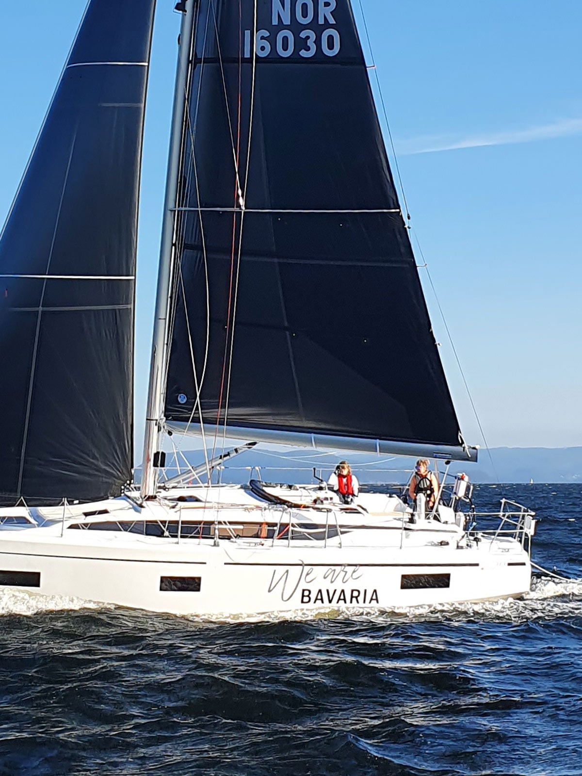 BAVARIA YACHTS - CR38 Content