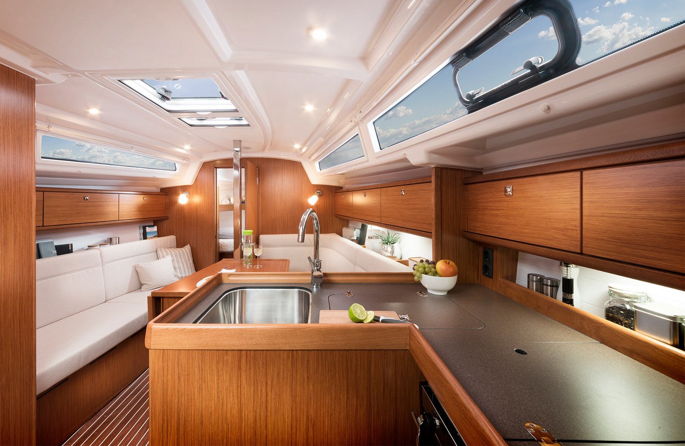 BAVARIA Segelboot Cruiser34