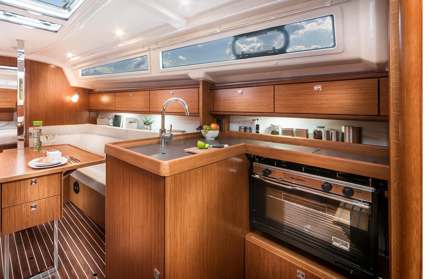 BAVARIA Segelboot Cruiser34