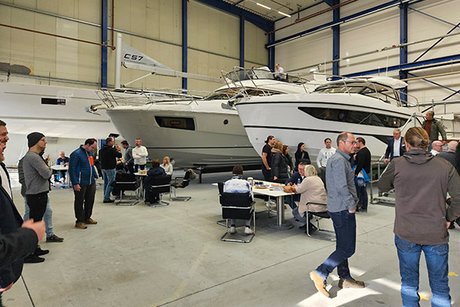 Showroom BAVARIA YACHTS mit Motor- und Segelyachten