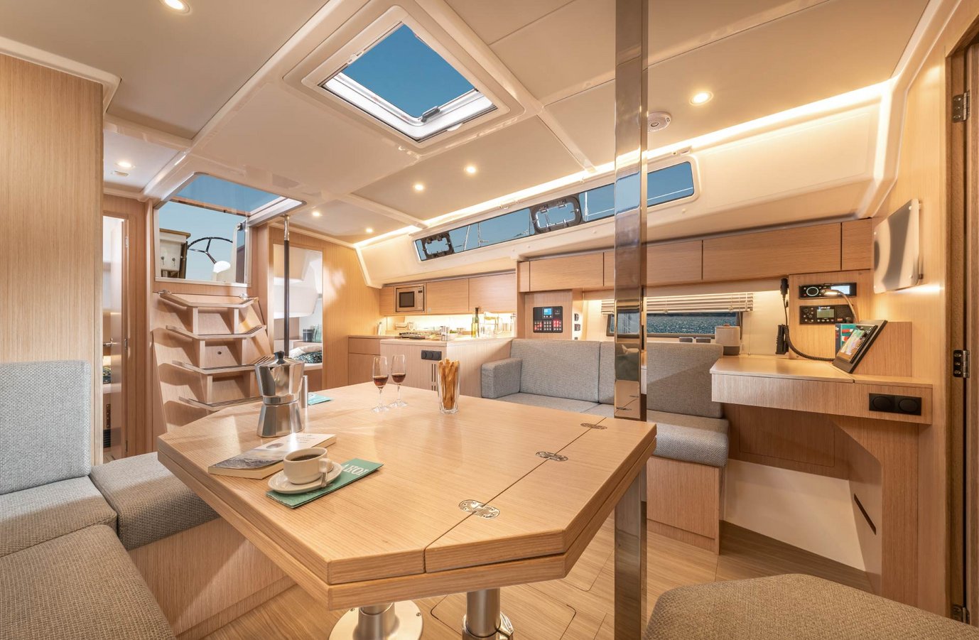 BAVARIA Segelboot C42 