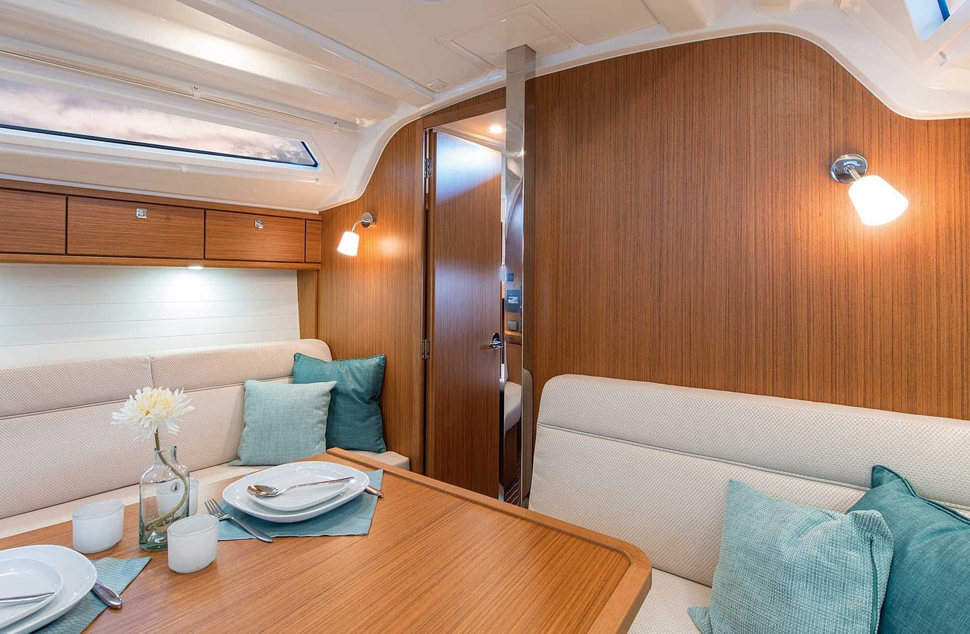 BAVARIA Segelboot C37