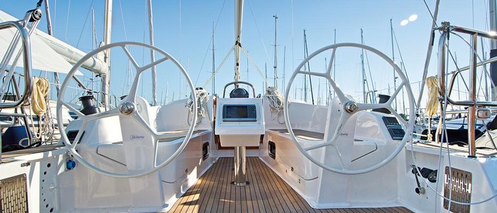 BAVARIA Segelboot Cruiser37