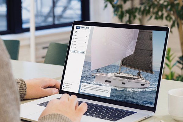 Laptopbildschirm mit Seite vom Konfigurator